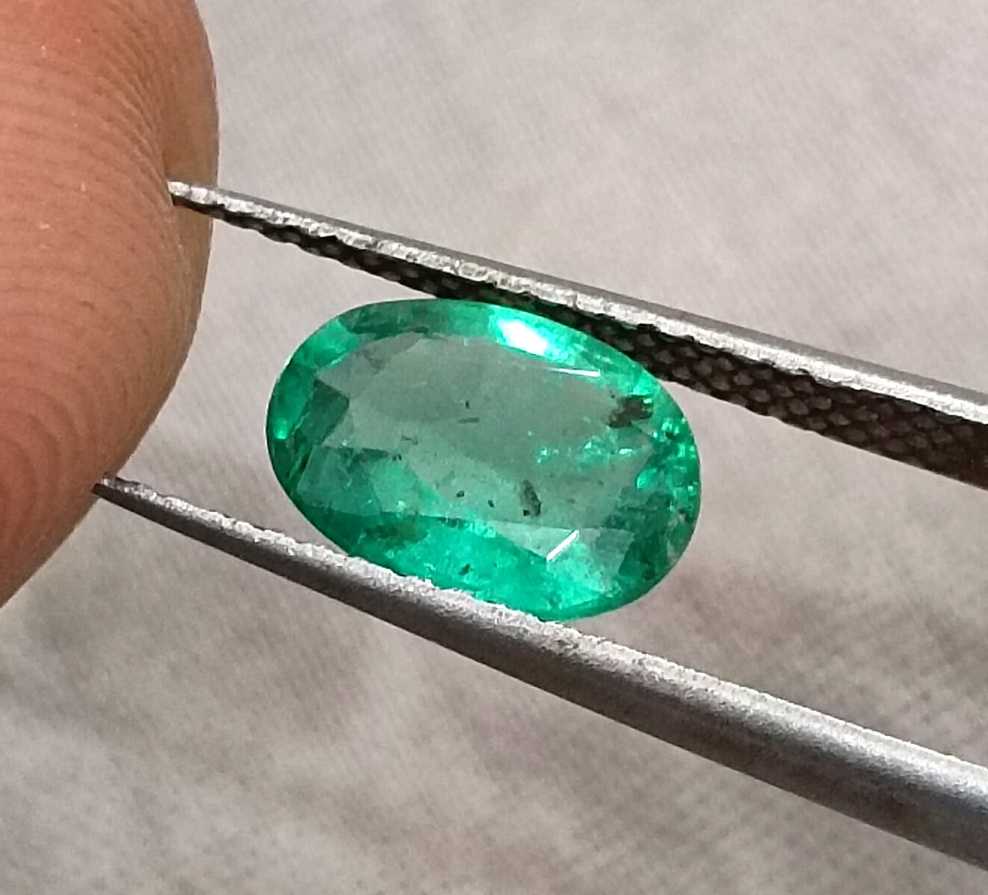 GSI certified 1.24ct vivid green oval cut Zambian emerald stone 