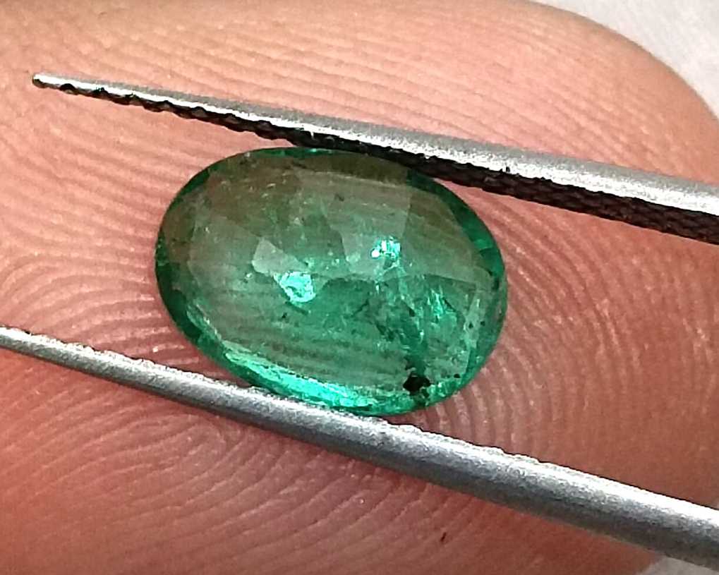 GSI certified 1.24ct vivid green oval cut Zambian emerald stone 