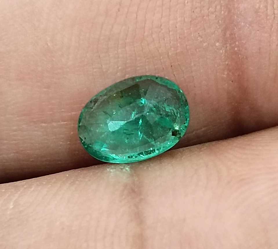GSI certified 1.24ct vivid green oval cut Zambian emerald stone 