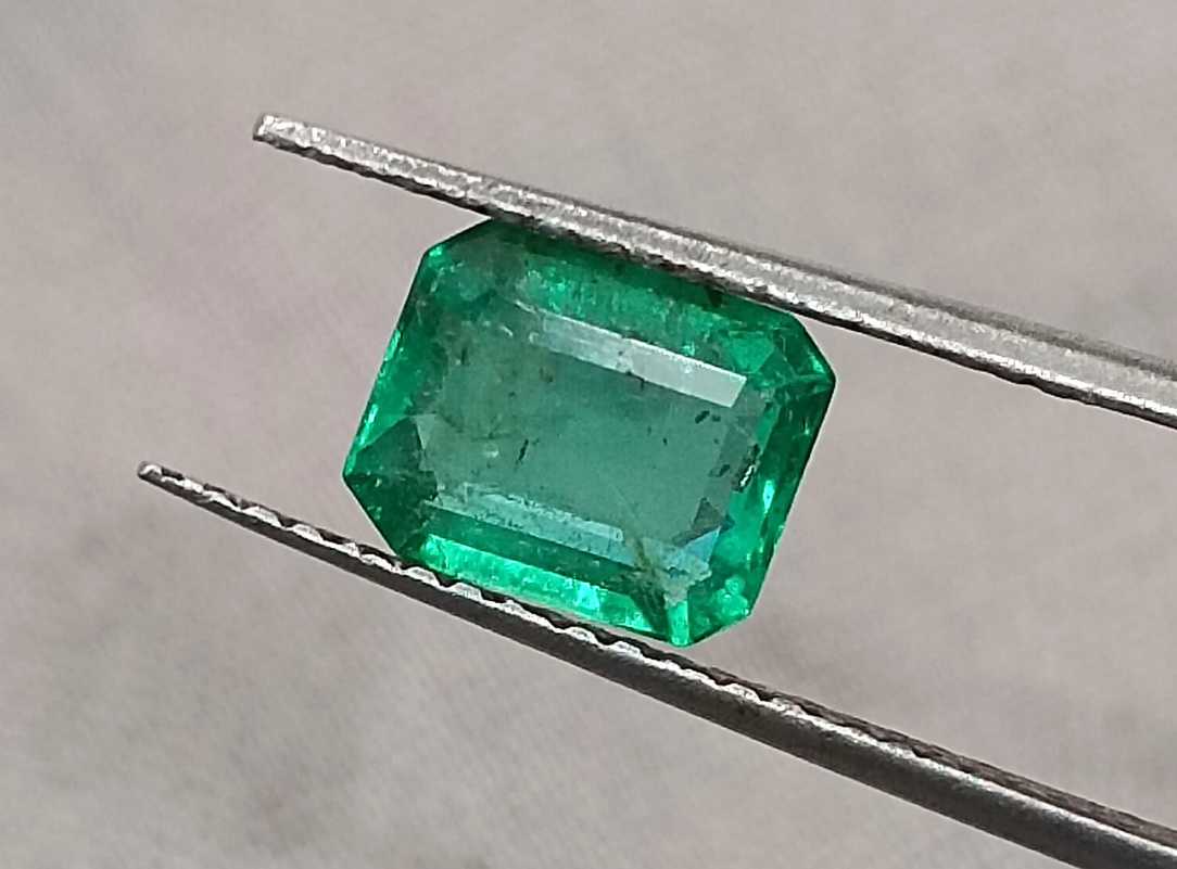 GSI USA certified 1.31ct parrot green Zambian emerald octagon cut stone 