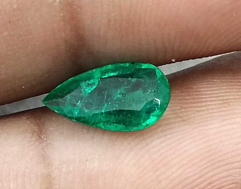 GSI USA certified 1.33ct pear cut deep green Zambian emerald stone 