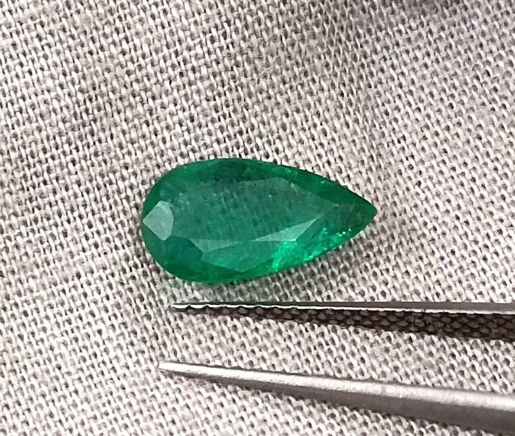 GSI USA certified 1.33ct pear cut deep green Zambian emerald stone 