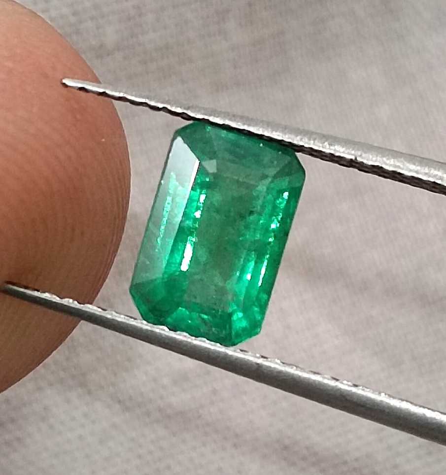GSI certified 1.35ct deep golden green Panjshir emerald octagon cut gemstone