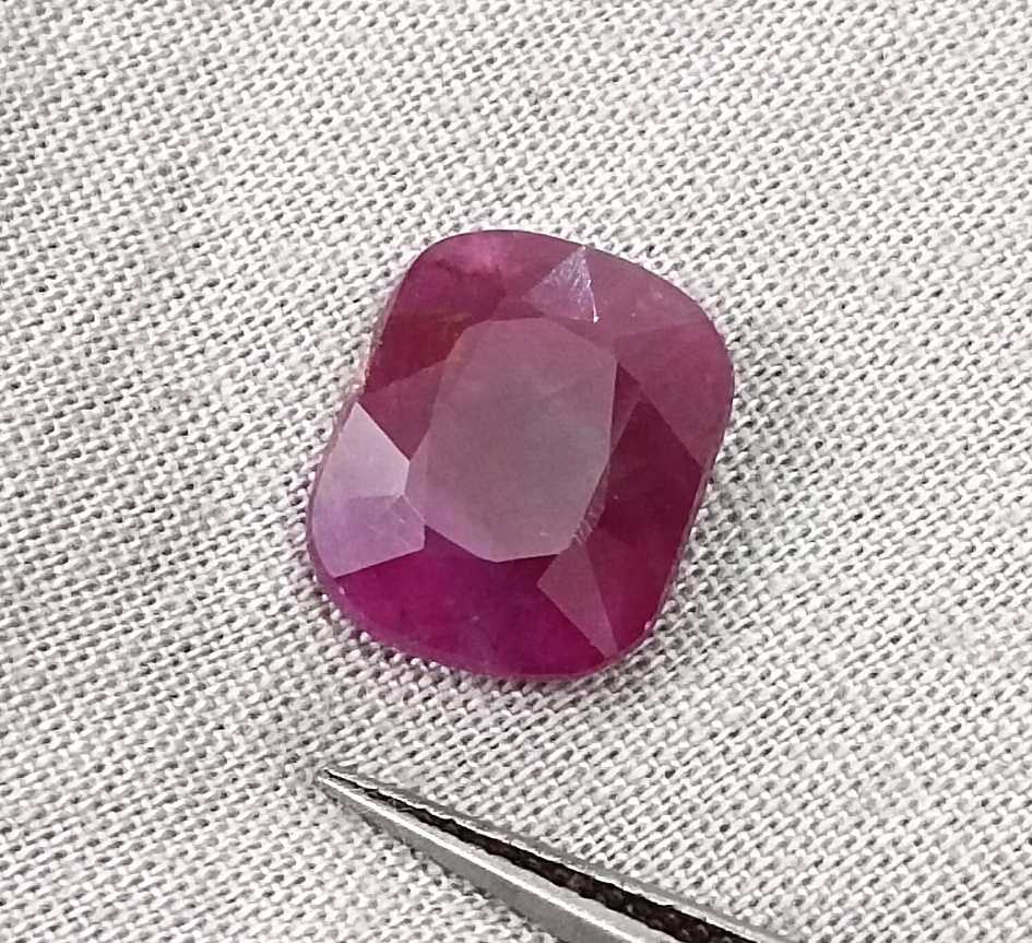5.81ct Natural deep purplish Red African ruby untreated loose gemstone 