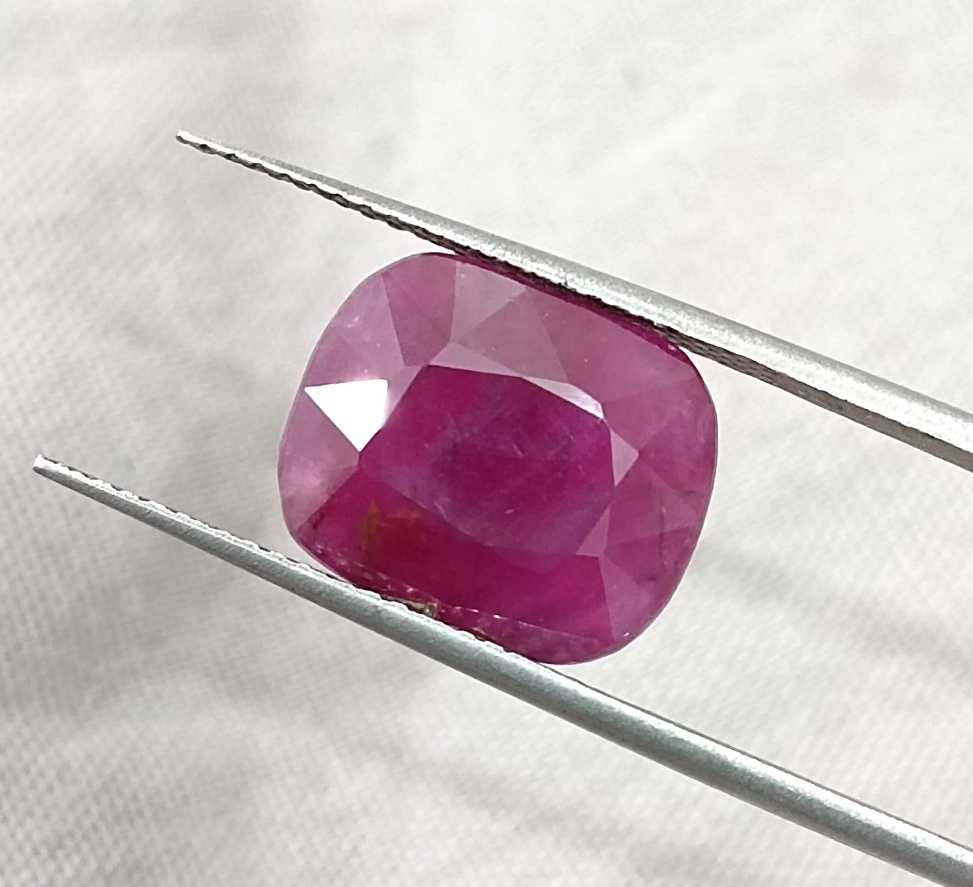 5.81ct Natural deep purplish Red African ruby untreated loose gemstone 