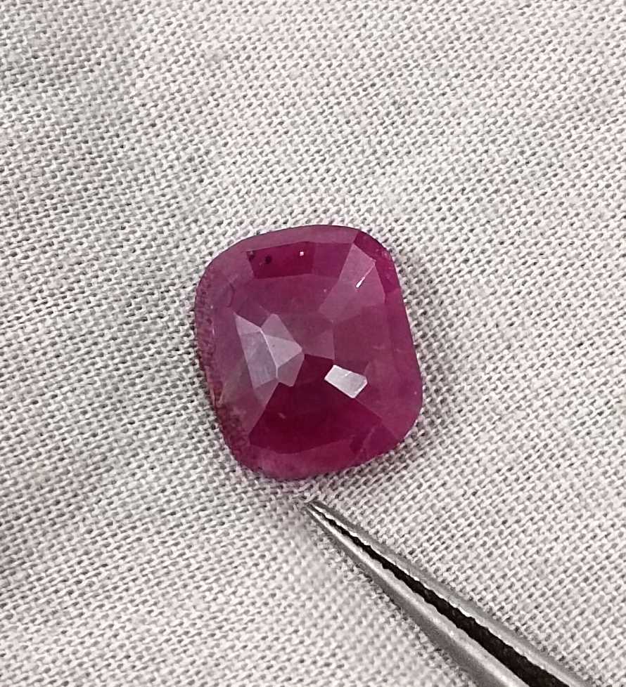 5.81ct Natural deep purplish Red African ruby untreated loose gemstone 