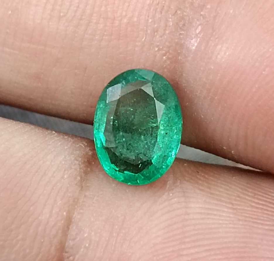 1.61ct Medium deep green oval cut Zambian Emerald loose Gemstone 