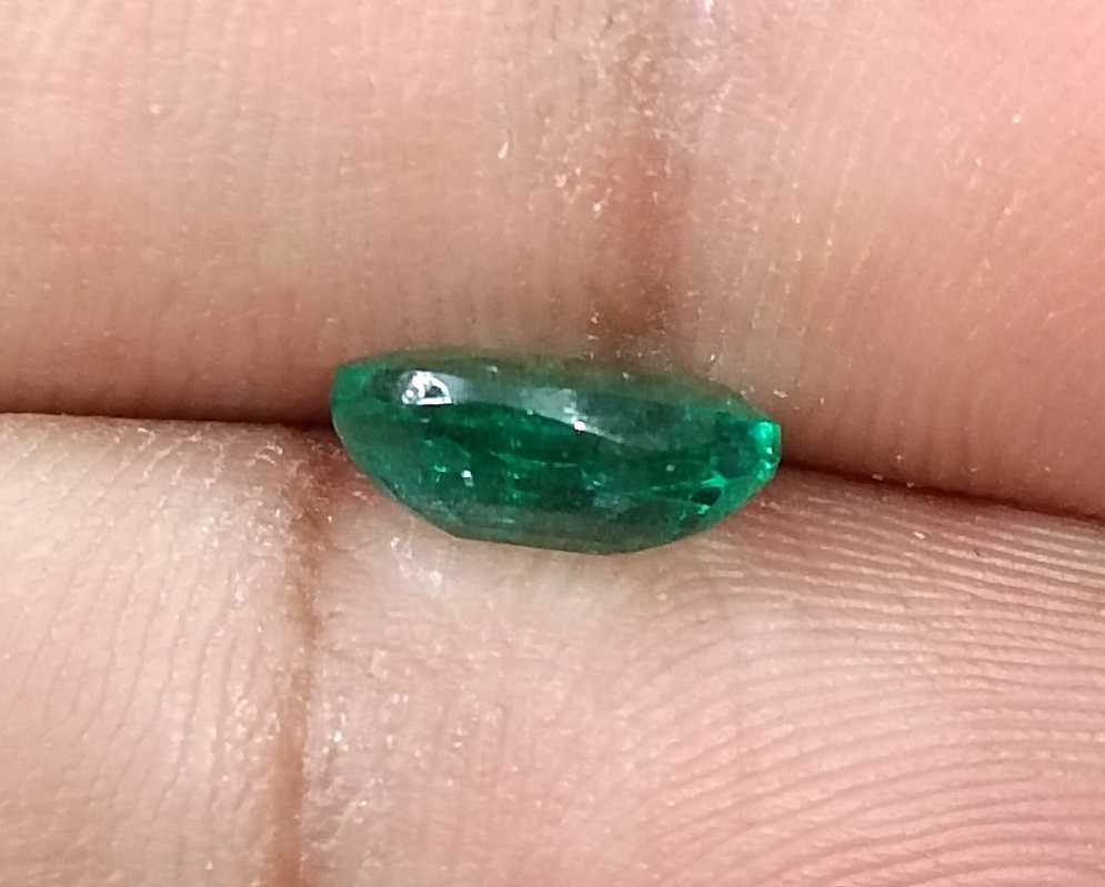 1.61ct Medium deep green oval cut Zambian Emerald loose Gemstone 