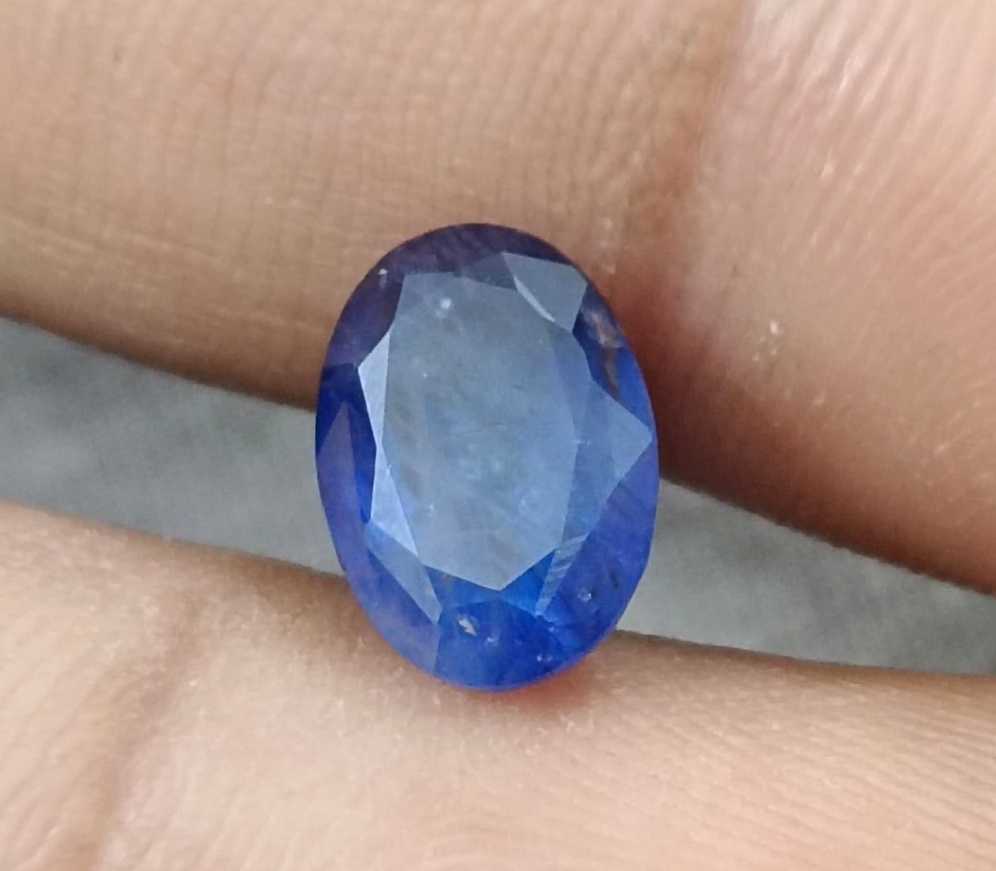 4.01ct natural royal blue Srilankan sapphire oval cut loose gemstone