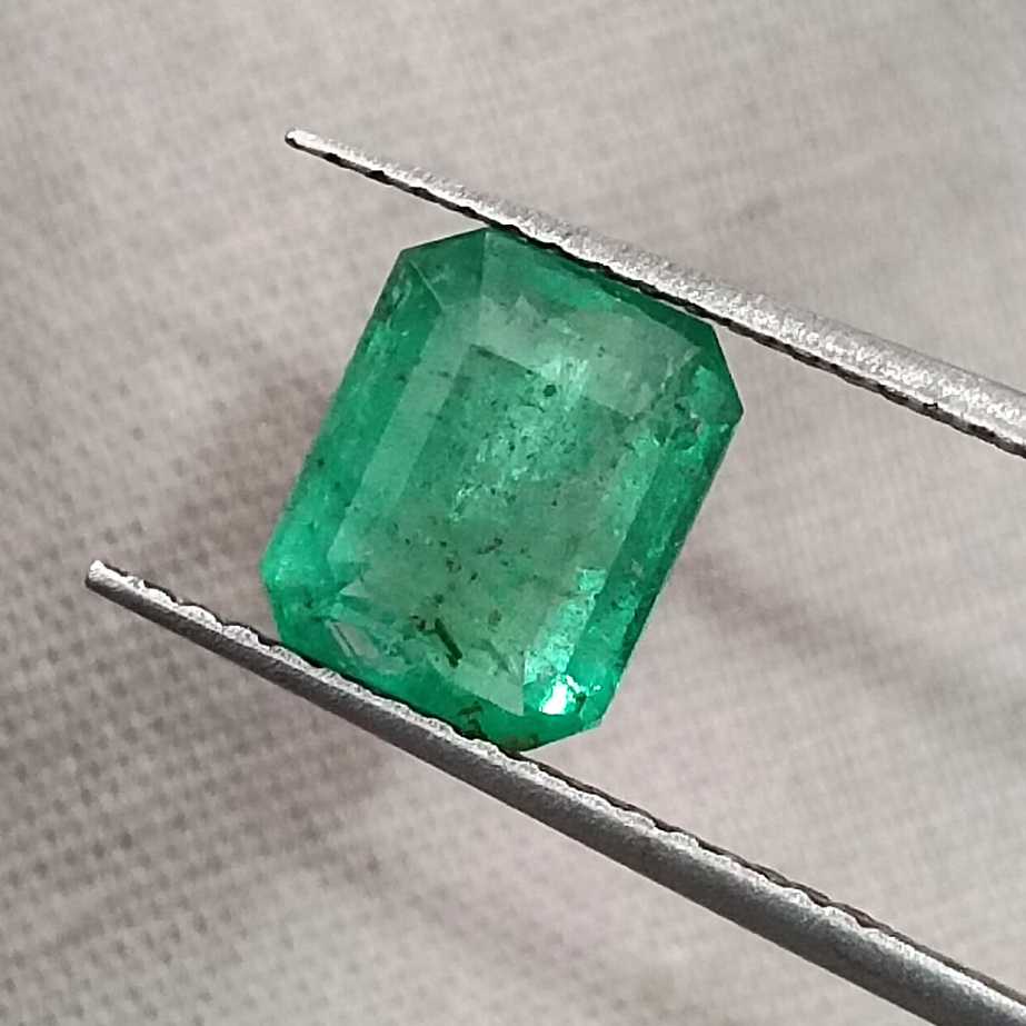 GSI certified 1.62ct medium green Zambian emerald natural gemstone/