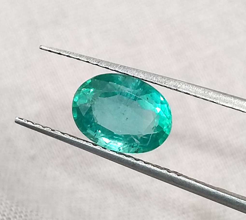 GSI certified 1.44ct Shamrock green oval cut Zambian emerald 