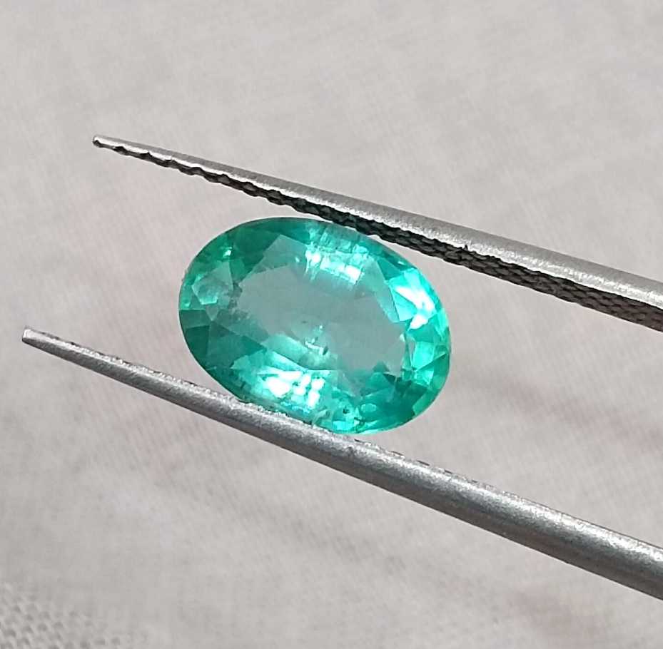 GSI certified 1.44ct Shamrock green oval cut Zambian emerald 