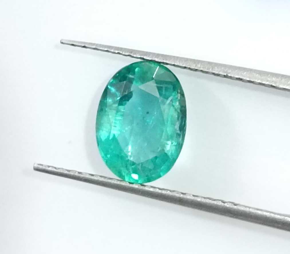 GSI certified 1.44ct Shamrock green oval cut Zambian emerald 