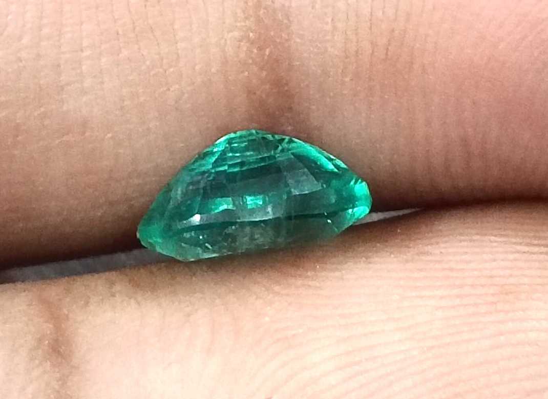 GSI certified 1.44ct Shamrock green oval cut Zambian emerald 