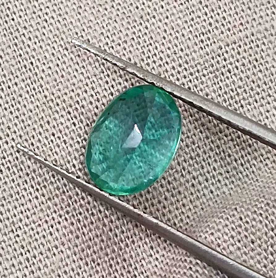 GSI certified 1.44ct Shamrock green oval cut Zambian emerald 
