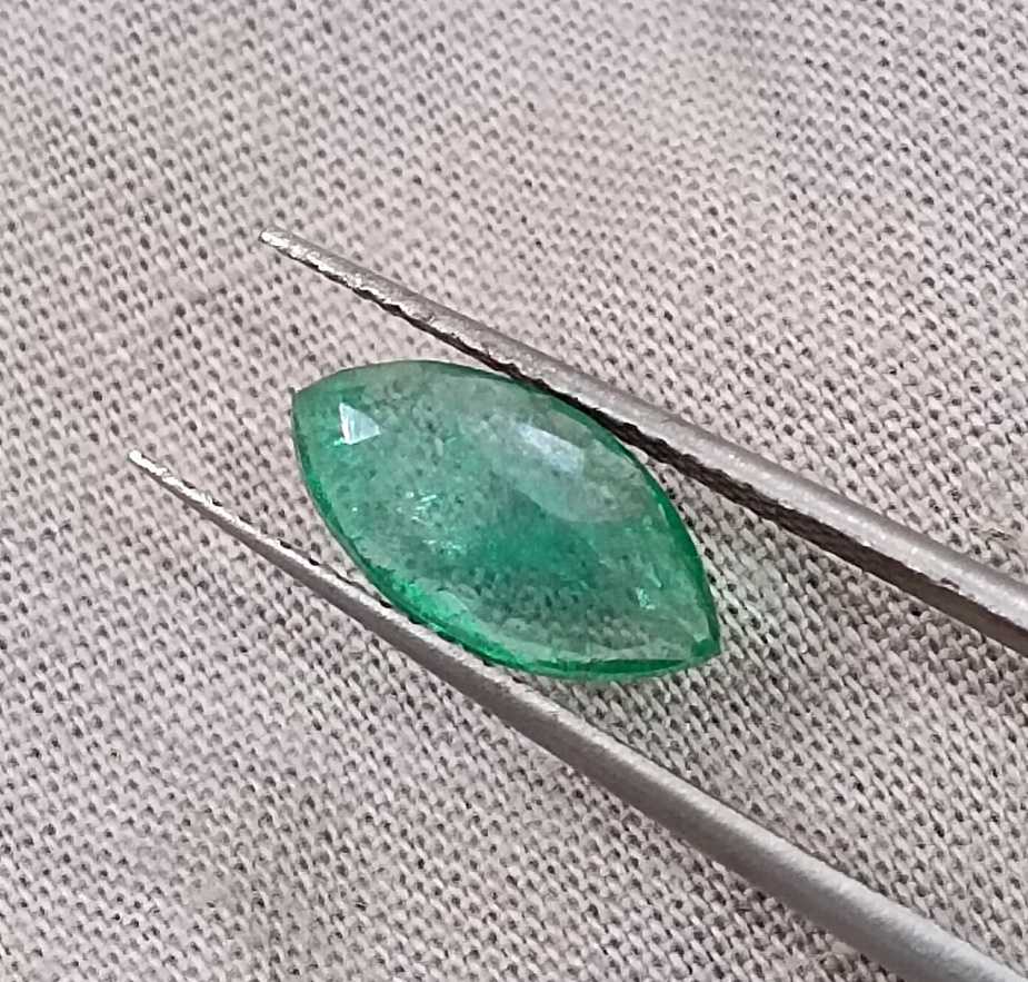GSI certified 1.52ct medium leaf green marquise cut emerald 