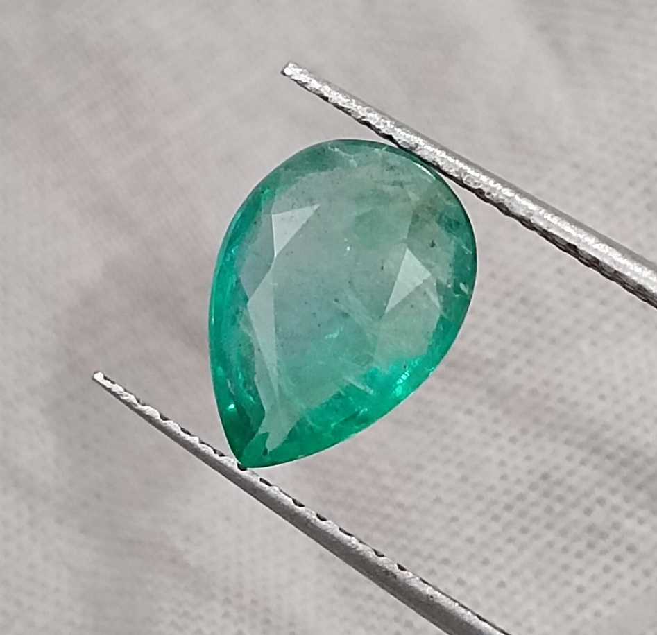 GSI USA certified 2.10ct medium light green pear cut Zambian emerald 