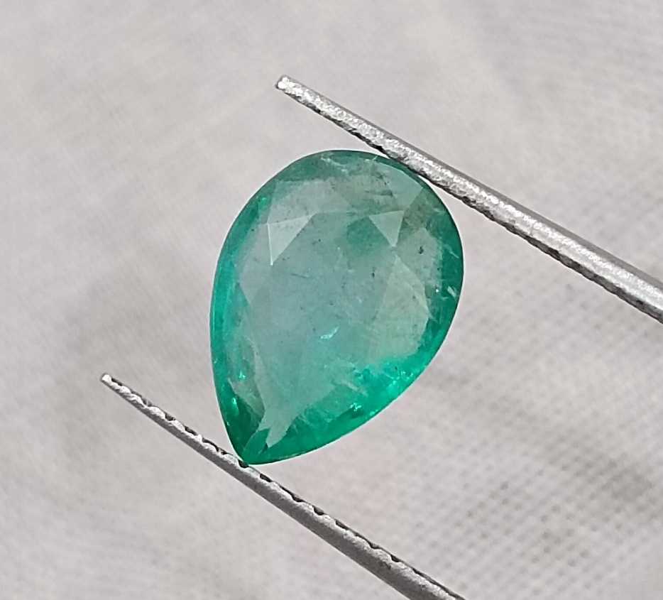 GSI USA certified 2.10ct medium light green pear cut Zambian emerald 