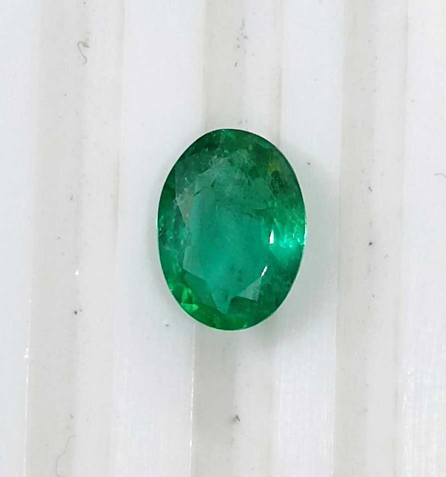 GSI certified 1.02ct Vivid green oval cut Zambian emerald natural gemstone 
