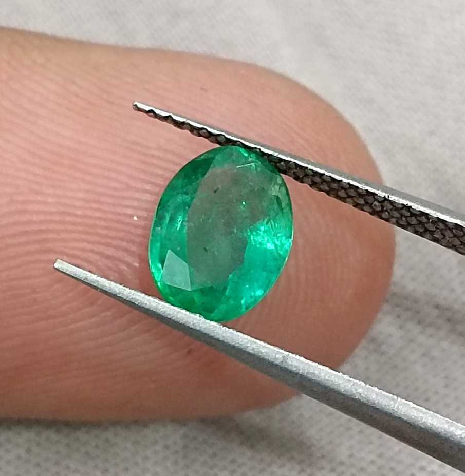 GSI certified 1.02ct Vivid green oval cut Zambian emerald natural gemstone 