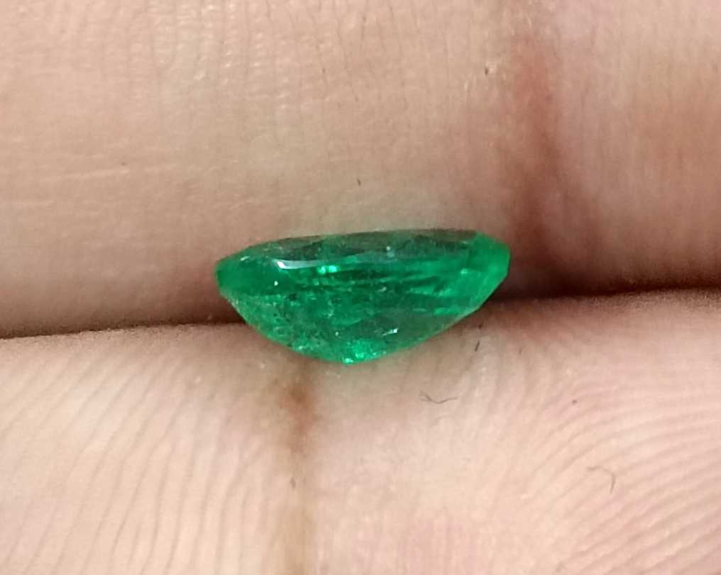 GSI certified 1.02ct Vivid green oval cut Zambian emerald natural gemstone 