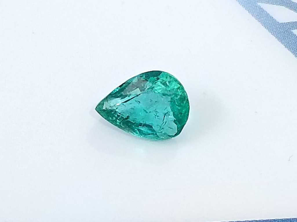 GSI certified 1.15ct medium green Zambian emerald pear cut loose gemstone 