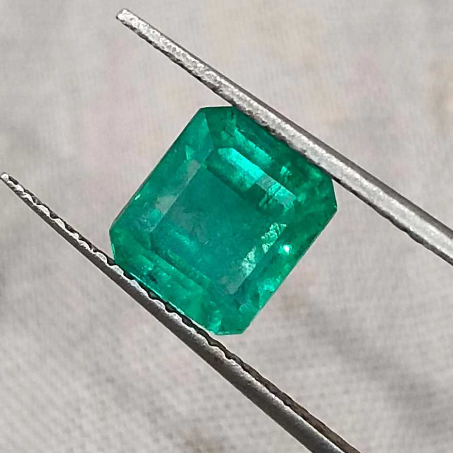 GSI USA certified 1.92ct intense green emerald cut Zambian emerald /