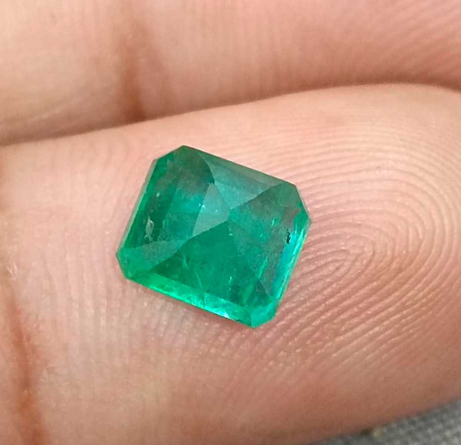 GSI USA certified 1.92ct intense green emerald cut Zambian emerald 