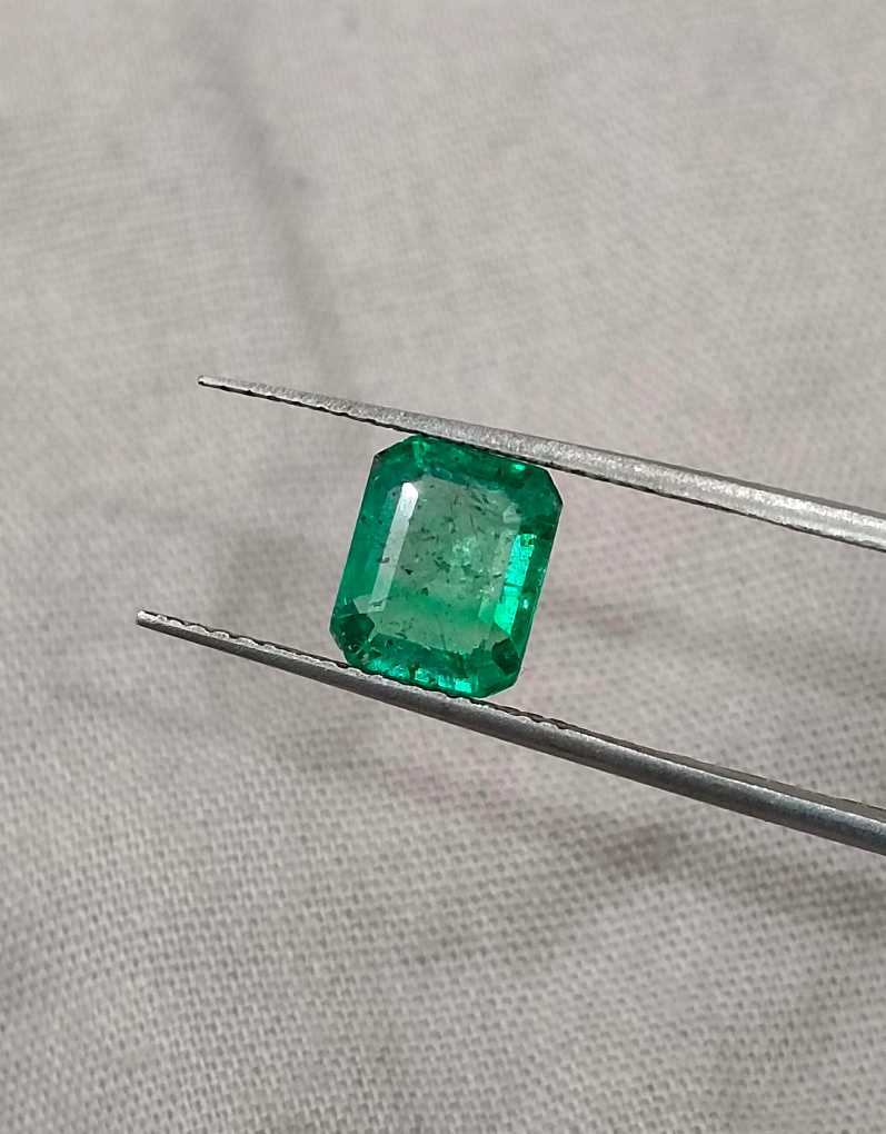 1.70cts GSI certified medium deep green Zambian emerald emerald cut gemstone 