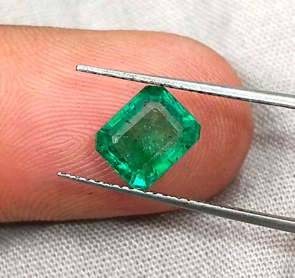 1.70cts GSI certified medium deep green Zambian emerald emerald cut gemstone 