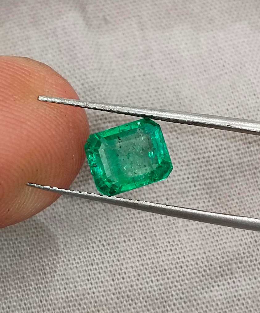 1.70cts GSI certified medium deep green Zambian emerald emerald cut gemstone 