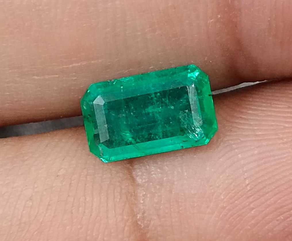 1.92cts GSI certified natural Panjshir emerald octagon cut gemstone