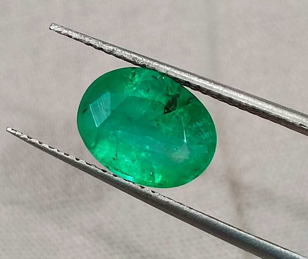 2.39cts GSI USA certified medium green oval Swat emerald loose gemstone 