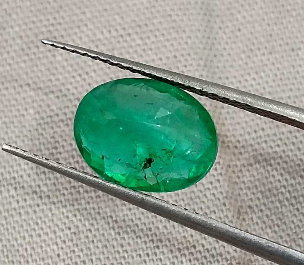 2.39cts GSI USA certified medium green oval Swat emerald loose gemstone 