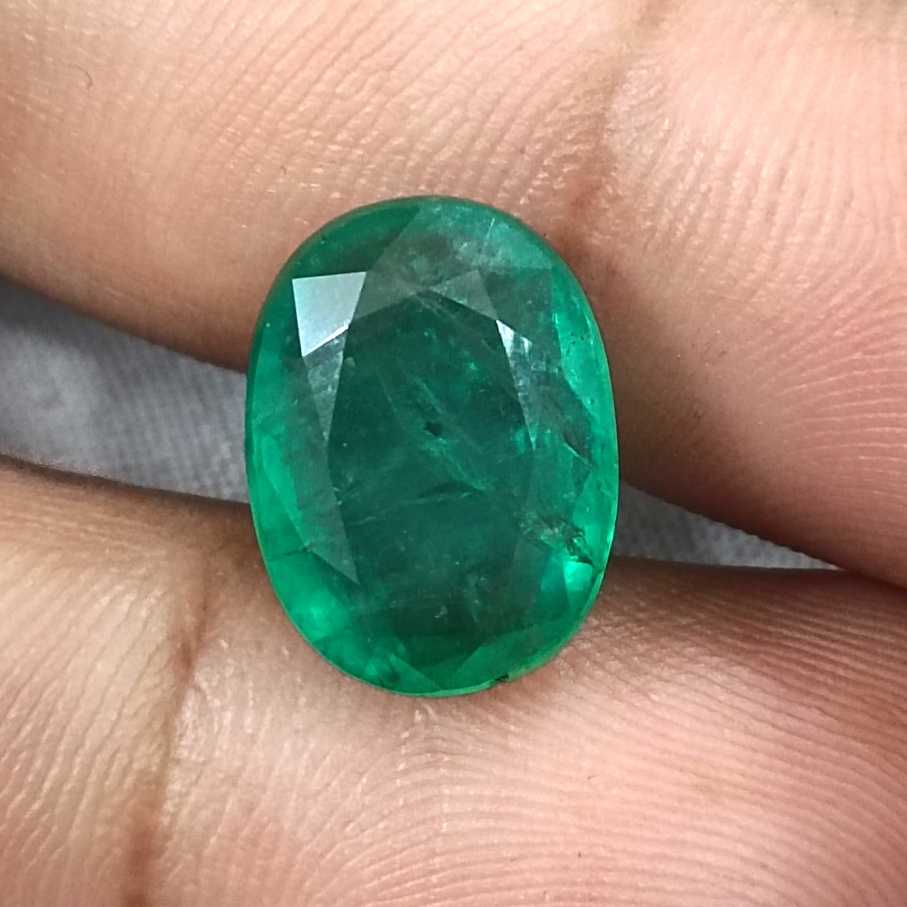 7.48ct Medium spring green oval cut Panjshir emerald./