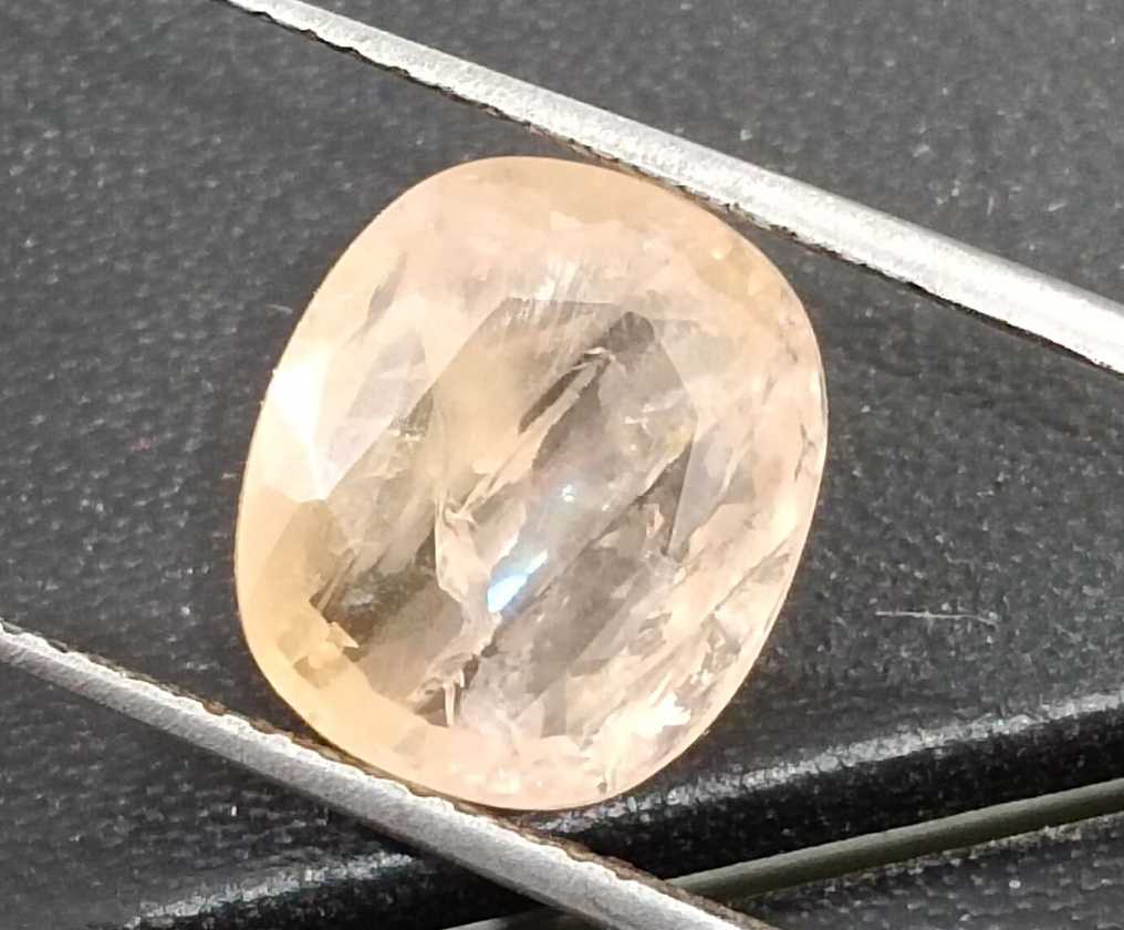 4.63ct AGRL certified padparadscha sapphire oval cut loose gemstone.
