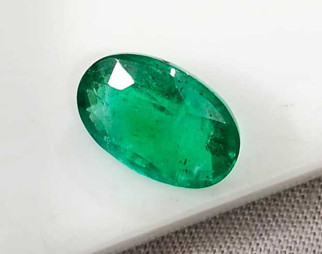 3.60ct Vivid deep green oval cut Swat emerald 