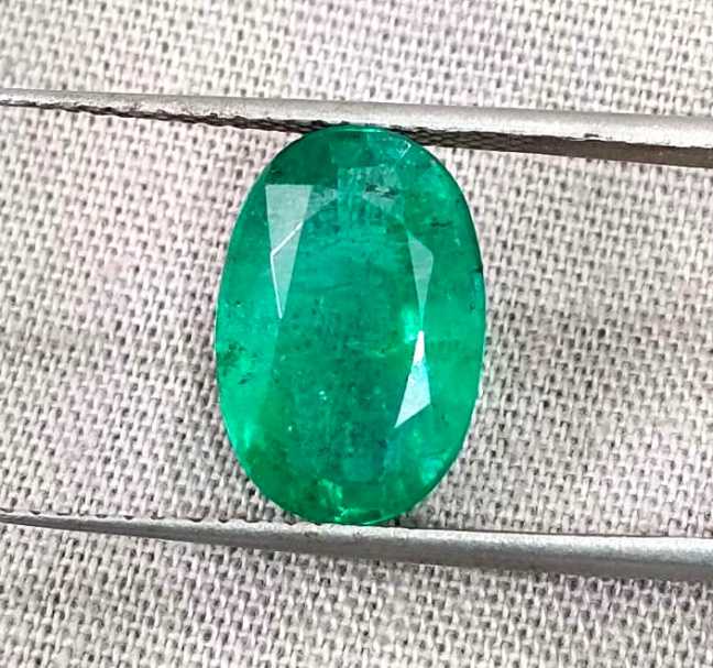 3.60ct Vivid deep green oval cut Swat emerald 