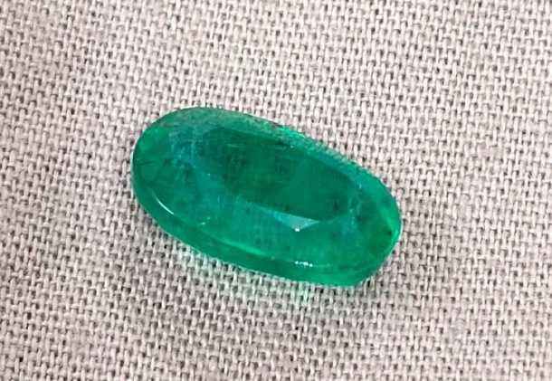 3.60ct Vivid deep green oval cut Swat emerald 