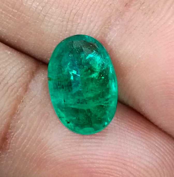 3.60ct Vivid deep green oval cut Swat emerald 