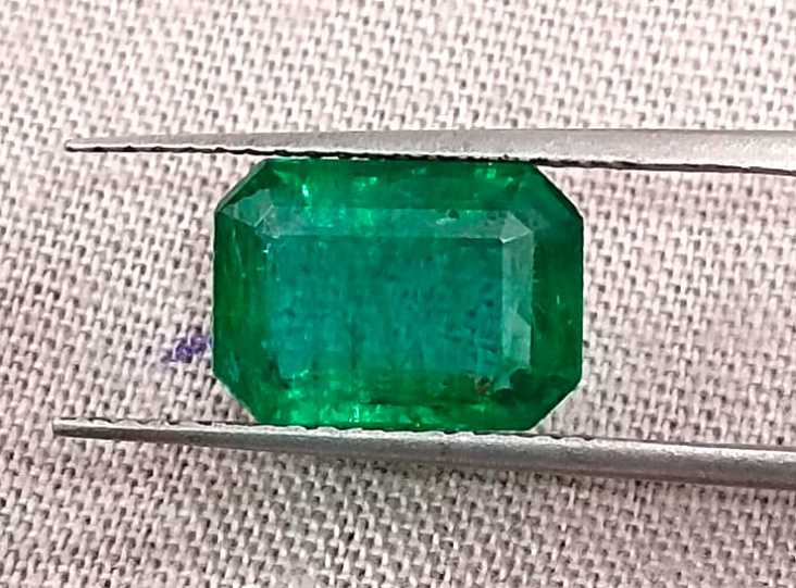 2.50ct High quality deep vivid green octagon cut Zambian emerald 