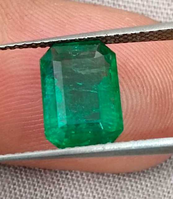 2.50ct High quality deep vivid green octagon cut Zambian emerald 