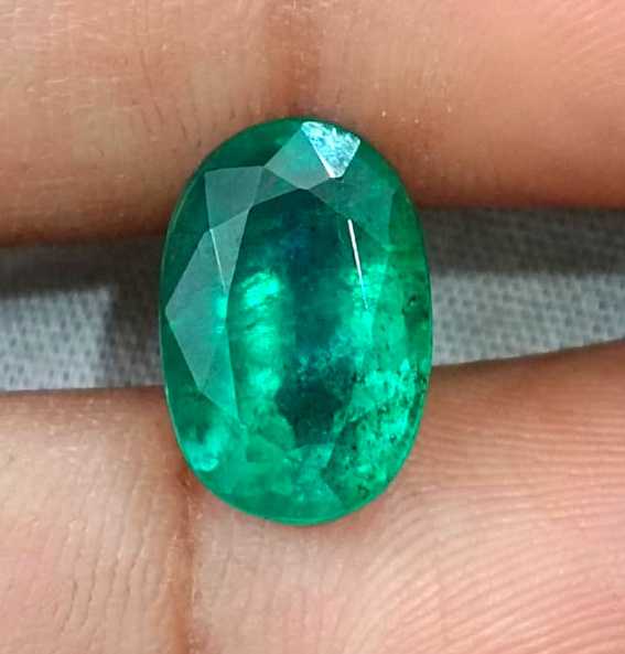 5.67ct Deep green oval cut Zambian emerald 