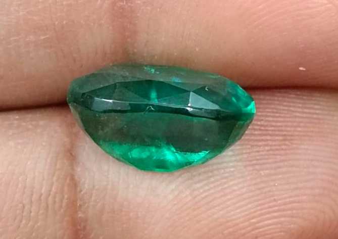 5.67ct Deep green oval cut Zambian emerald 