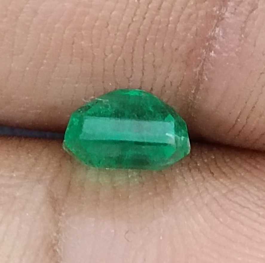 1.34ct Vivid green Octagon cut Colombian emerald 