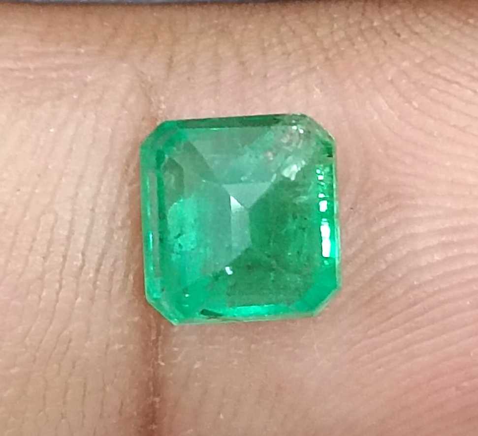 1.34ct Vivid green Octagon cut Colombian emerald 