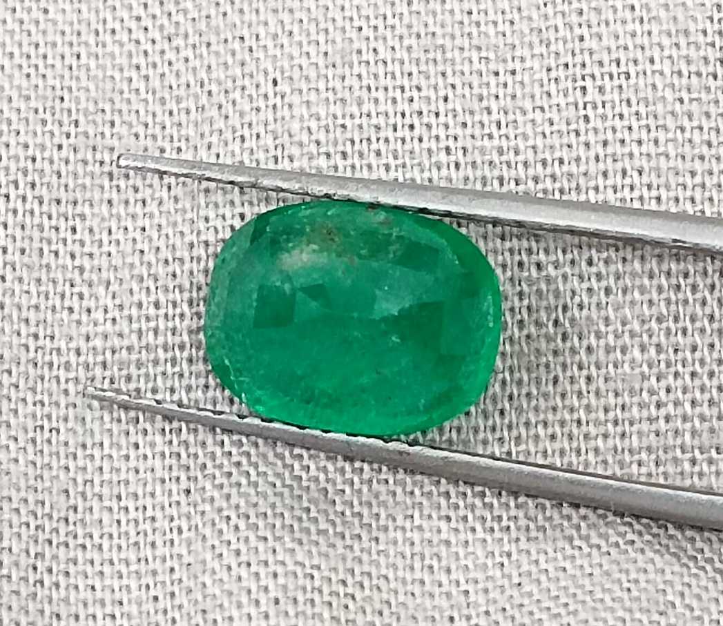 2.80ct Deep leaf green cushion cut Zambian emerald gemstone 