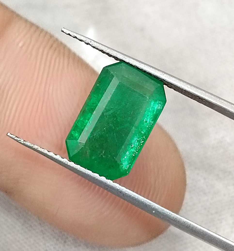 4.31ct GSI USA certified Swat emerald deep green gemstone