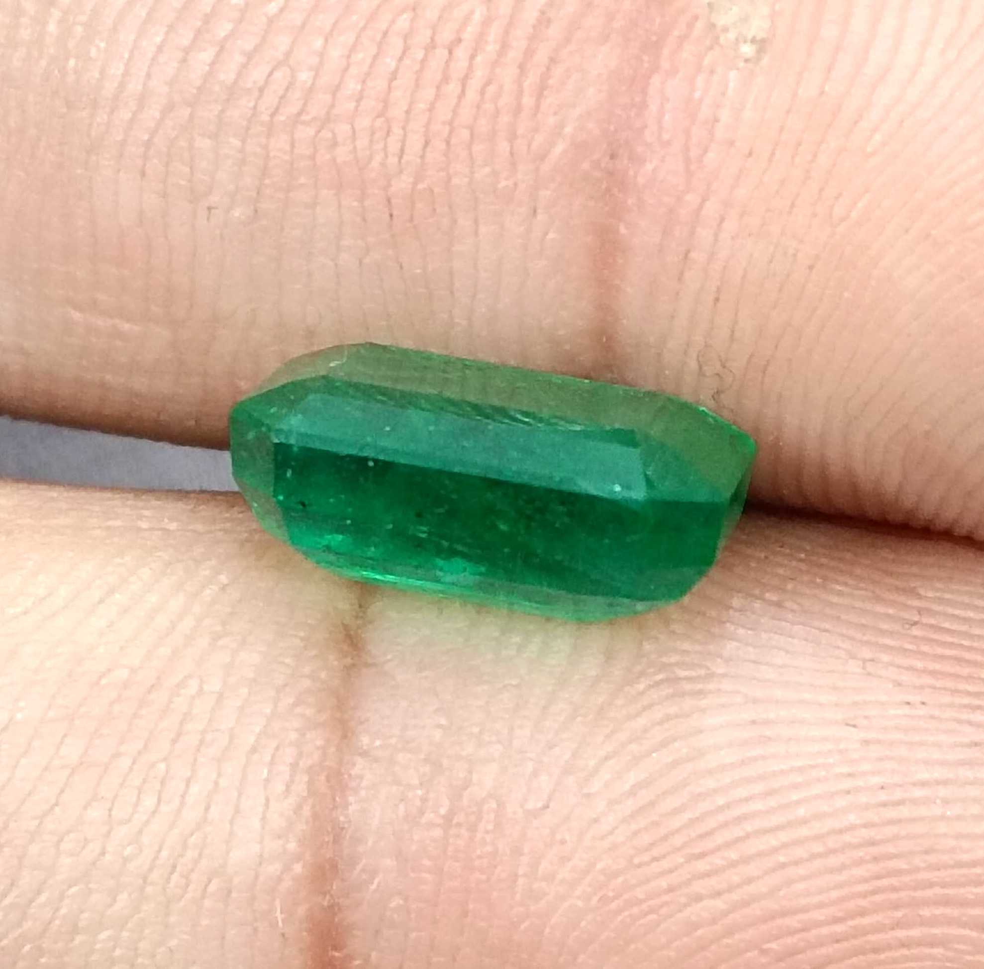 4.31ct GSI USA certified Swat emerald deep green gemstone