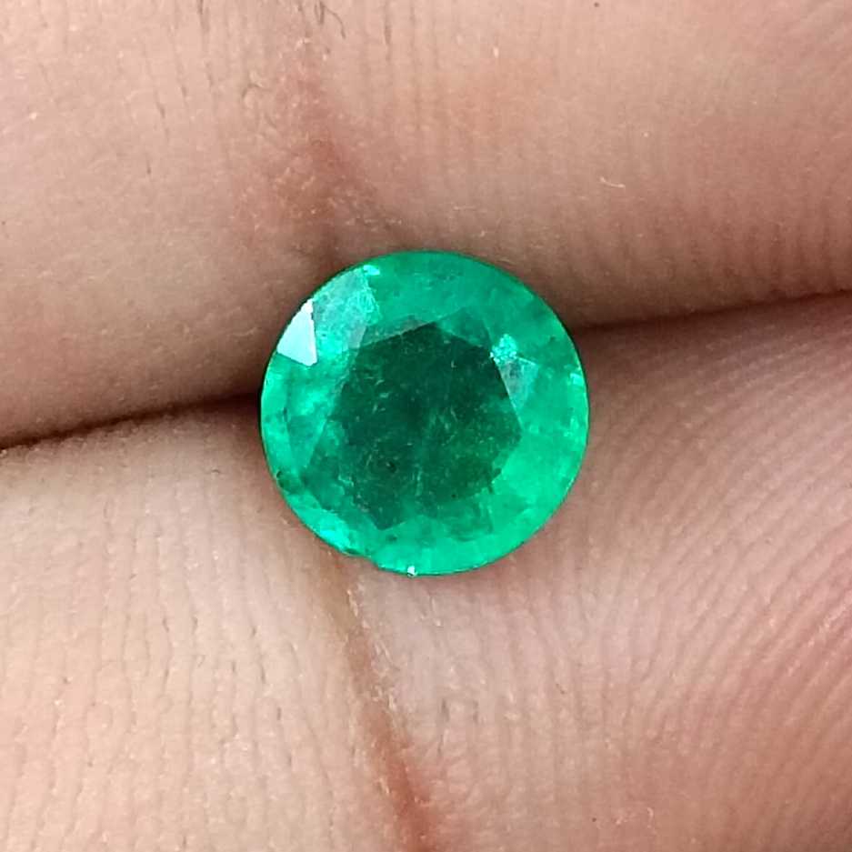 1.00ct GSI certified medium bright shamrock green Zambian emerald round cut/